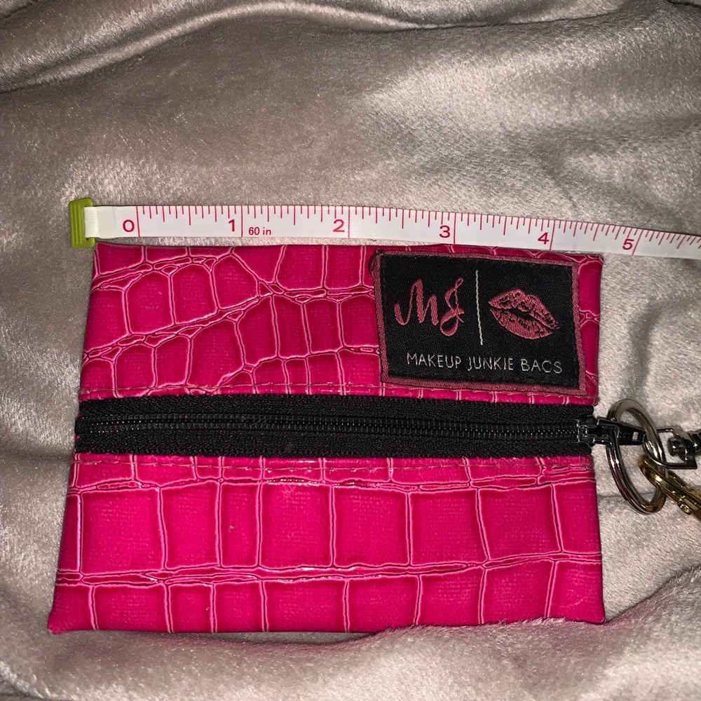 Mini Makeup Junkie View 5